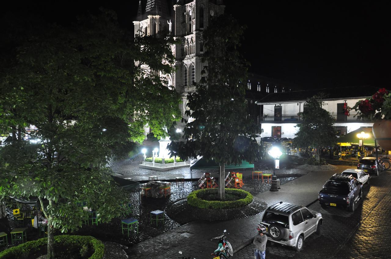 Hotel Valdivia Plaza Jardín Exterior foto